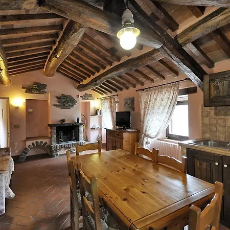 Vernazzano Basso Sleeps 6 T241021 Appartement Tuoro sul Trasimeno
