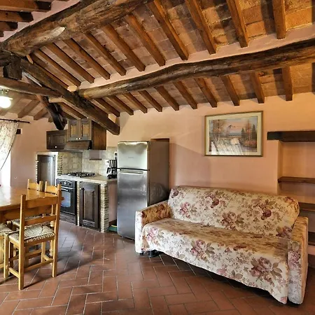 Апартаменты Vernazzano Basso Sleeps 6 T241021 Туоро-суль-Тразимено