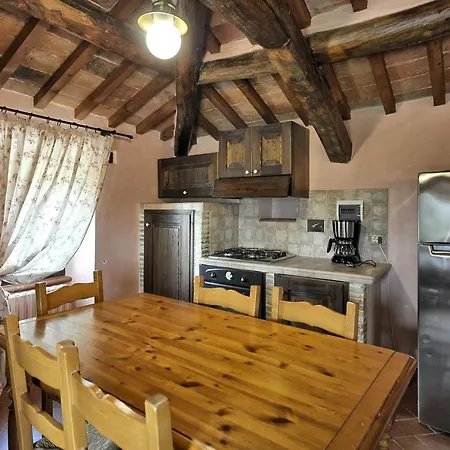 Vernazzano Basso Sleeps 6 T241021 *
