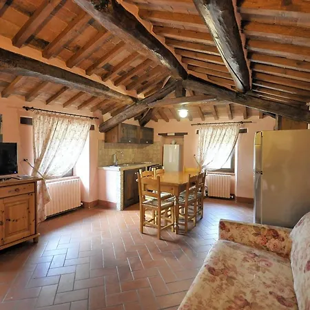 Vernazzano Basso Sleeps 6 T241021 Апартаменты Туоро-суль-Тразимено